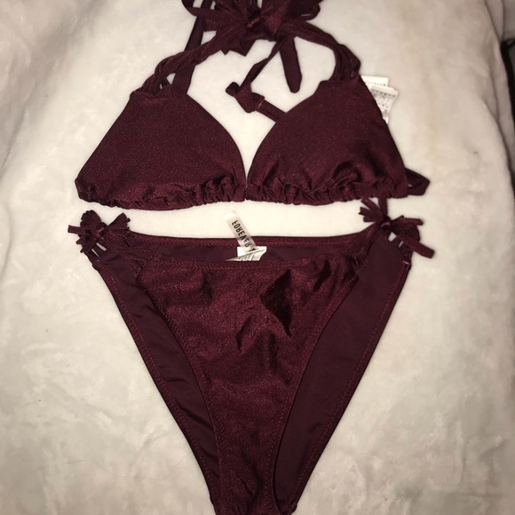 Bikini - Picture 2 of 2